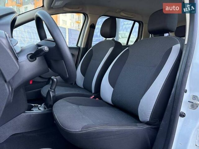 Белый Рено Логан, объемом двигателя 1.46 л и пробегом 138 тыс. км за 6300 $, фото 9 на Automoto.ua