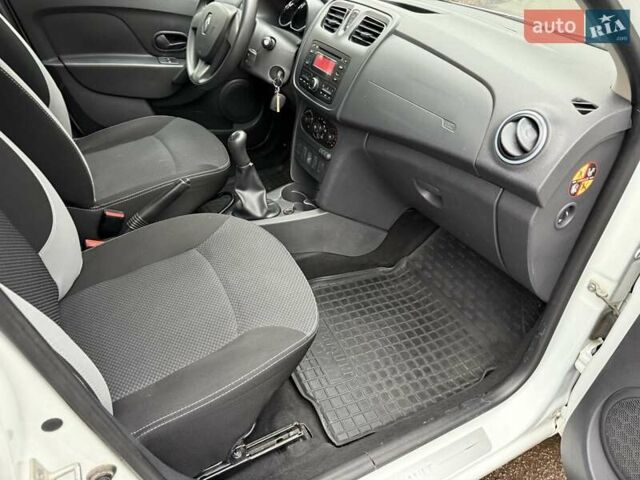 Белый Рено Логан, объемом двигателя 1.46 л и пробегом 190 тыс. км за 6900 $, фото 16 на Automoto.ua