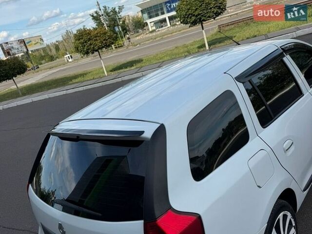 Білий Рено Логан, об'ємом двигуна 1.46 л та пробігом 251 тис. км за 7000 $, фото 4 на Automoto.ua