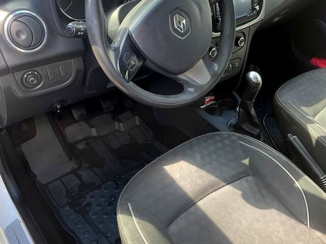 Белый Рено Логан, объемом двигателя 1.5 л и пробегом 268 тыс. км за 5500 $, фото 4 на Automoto.ua