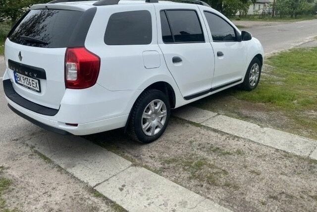 Белый Рено Логан, объемом двигателя 1.5 л и пробегом 221 тыс. км за 5700 $, фото 3 на Automoto.ua