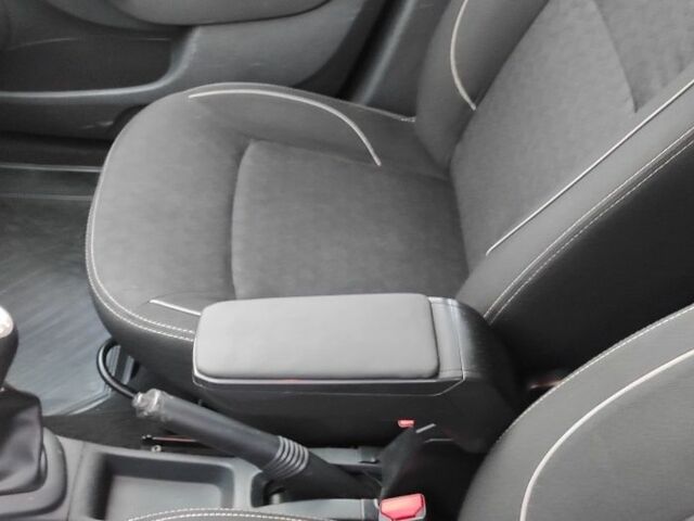 Білий Рено Логан, об'ємом двигуна 1.5 л та пробігом 165 тис. км за 8700 $, фото 5 на Automoto.ua