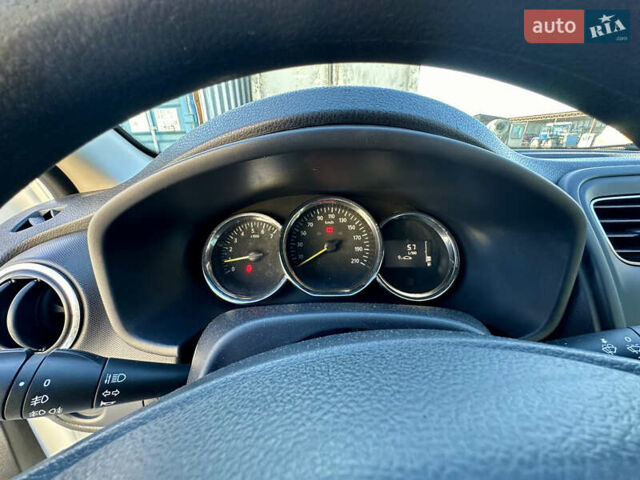 Белый Рено Логан, объемом двигателя 1.46 л и пробегом 235 тыс. км за 7999 $, фото 11 на Automoto.ua