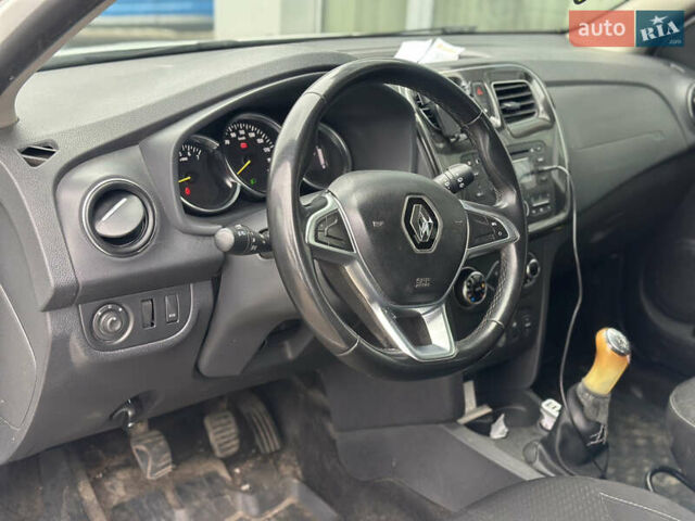 Білий Рено Логан, об'ємом двигуна 1.46 л та пробігом 300 тис. км за 5500 $, фото 8 на Automoto.ua