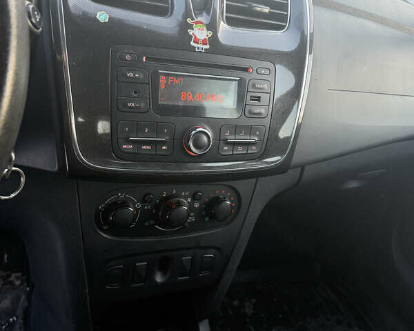 Белый Рено Логан, объемом двигателя 1.46 л и пробегом 290 тыс. км за 7500 $, фото 9 на Automoto.ua