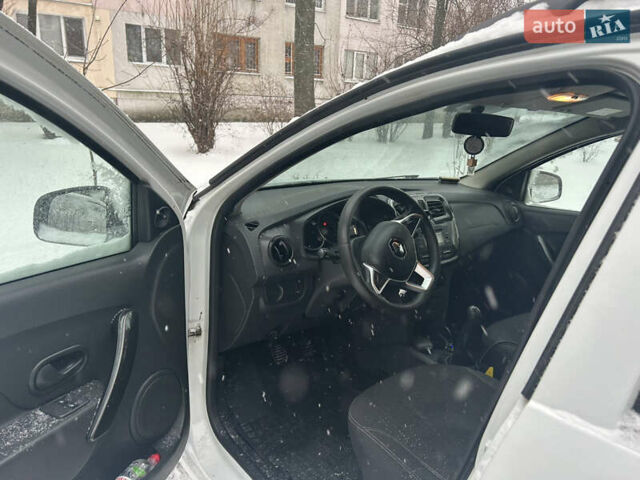 Белый Рено Логан, объемом двигателя 1.46 л и пробегом 268 тыс. км за 6500 $, фото 5 на Automoto.ua