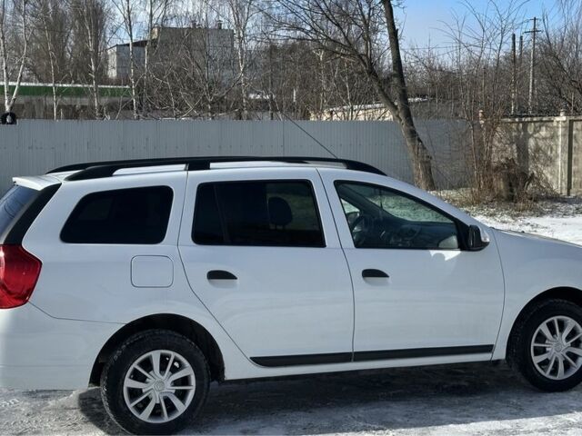 Белый Рено Логан, объемом двигателя 1.5 л и пробегом 74 тыс. км за 8800 $, фото 5 на Automoto.ua