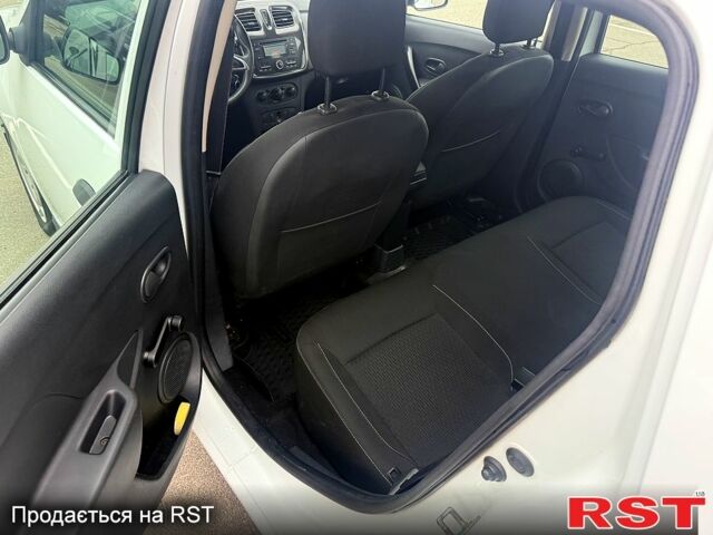 Білий Рено Логан, об'ємом двигуна 1.5 л та пробігом 292 тис. км за 7500 $, фото 11 на Automoto.ua