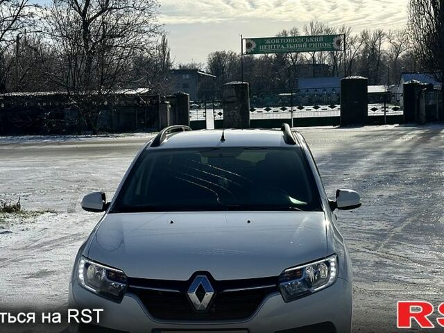 Белый Рено Логан, объемом двигателя 1.5 л и пробегом 740 тыс. км за 8800 $, фото 5 на Automoto.ua