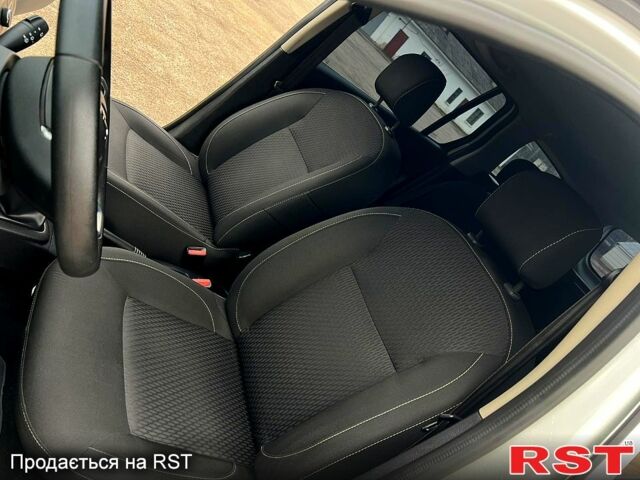 Белый Рено Логан, объемом двигателя 15 л и пробегом 89 тыс. км за 9700 $, фото 9 на Automoto.ua