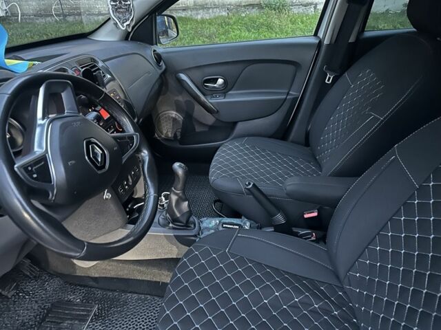 Рено Логан 2017 у Києві на Automoto.ua Білий Рено Логан, об'ємом двигуна 1.5 л та пробігом 300 тис. км за 8200 $, фото 7 на Automoto.ua