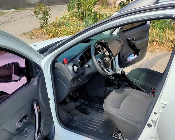 Белый Рено Логан, объемом двигателя 1.46 л и пробегом 178 тыс. км за 8700 $, фото 14 на Automoto.ua