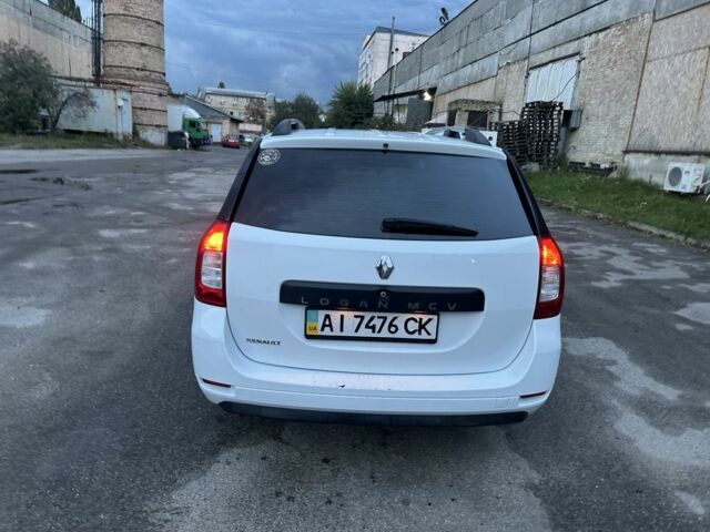 Белый Рено Логан, объемом двигателя 1.5 л и пробегом 300 тыс. км за 6500 $, фото 3 на Automoto.ua