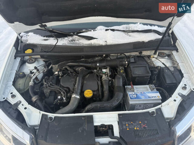 Белый Рено Логан, объемом двигателя 1.46 л и пробегом 290 тыс. км за 7500 $, фото 11 на Automoto.ua