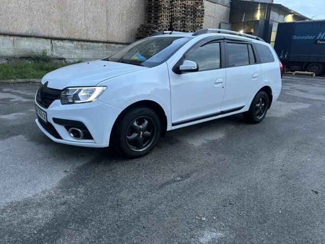 Белый Рено Логан, объемом двигателя 1.5 л и пробегом 300 тыс. км за 6500 $, фото 1 на Automoto.ua