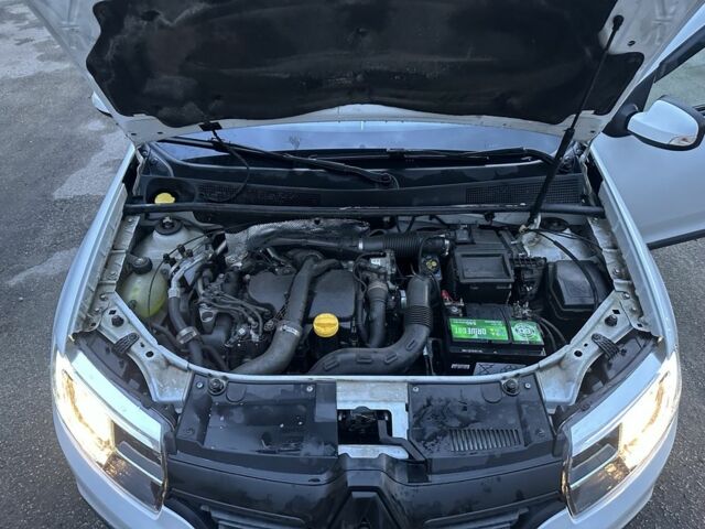 Рено Логан 2017 у Києві на Automoto.ua Білий Рено Логан, об'ємом двигуна 1.5 л та пробігом 300 тис. км за 8200 $, фото 9 на Automoto.ua