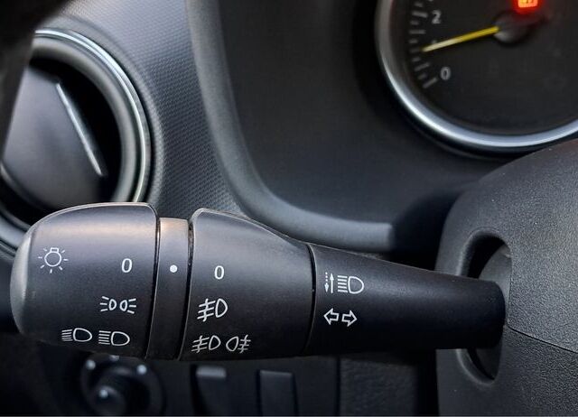 Белый Рено Логан, объемом двигателя 1.5 л и пробегом 73 тыс. км за 10300 $, фото 17 на Automoto.ua