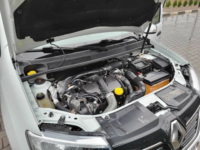 Білий Рено Логан, об'ємом двигуна 1.5 л та пробігом 94 тис. км за 8900 $, фото 22 на Automoto.ua