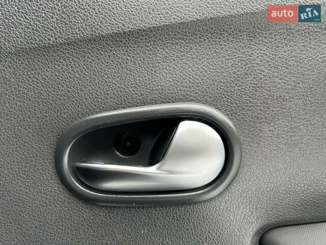 Білий Рено Логан, об'ємом двигуна 1.46 л та пробігом 70 тис. км за 10200 $, фото 38 на Automoto.ua