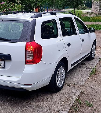 Білий Рено Логан, об'ємом двигуна 1.5 л та пробігом 52 тис. км за 10900 $, фото 1 на Automoto.ua
