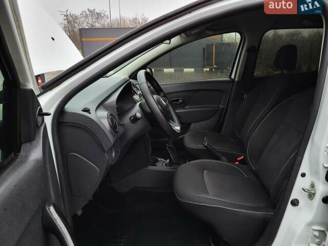 Білий Рено Логан, об'ємом двигуна 1.46 л та пробігом 94 тис. км за 8900 $, фото 23 на Automoto.ua