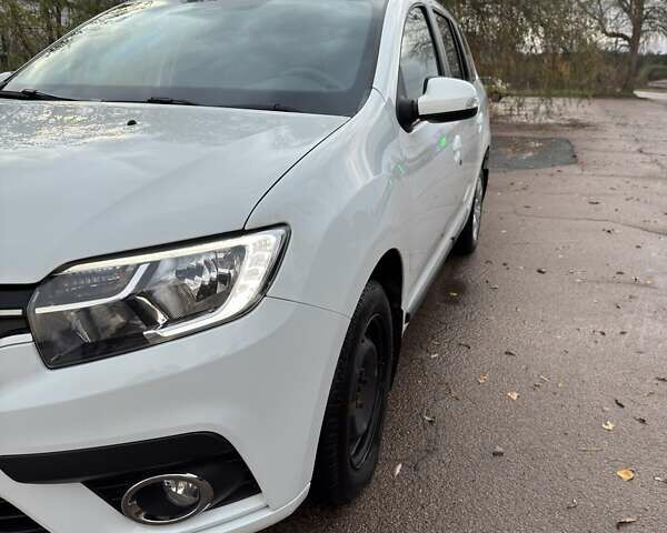 Белый Рено Логан, объемом двигателя 0.9 л и пробегом 73 тыс. км за 9000 $, фото 3 на Automoto.ua