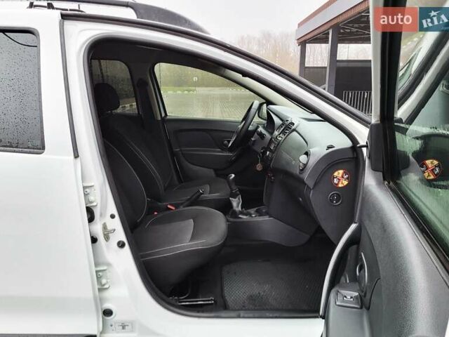 Білий Рено Логан, об'ємом двигуна 1.46 л та пробігом 94 тис. км за 8900 $, фото 14 на Automoto.ua