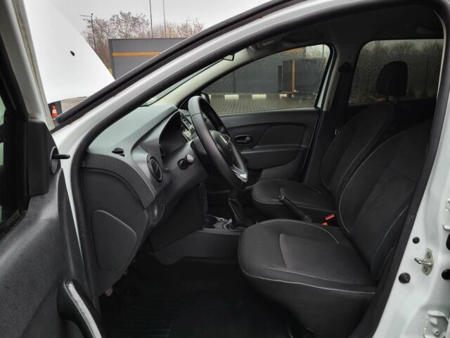 Білий Рено Логан, об'ємом двигуна 1.5 л та пробігом 94 тис. км за 8900 $, фото 23 на Automoto.ua