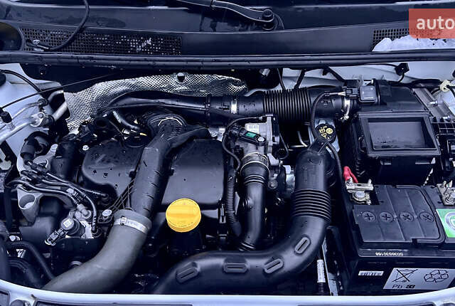 Білий Рено Логан, об'ємом двигуна 1.46 л та пробігом 70 тис. км за 10500 $, фото 31 на Automoto.ua