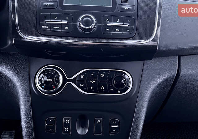 Білий Рено Логан, об'ємом двигуна 1.46 л та пробігом 70 тис. км за 10500 $, фото 24 на Automoto.ua