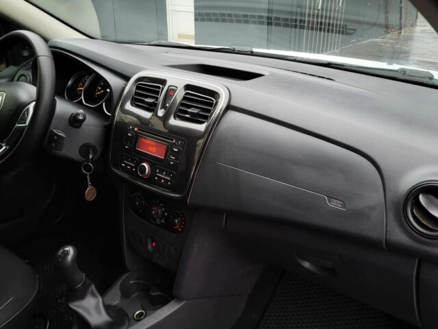 Білий Рено Логан, об'ємом двигуна 1.5 л та пробігом 94 тис. км за 8900 $, фото 13 на Automoto.ua