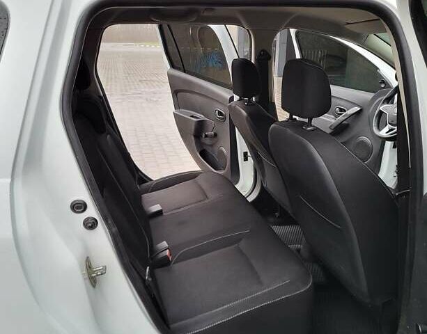 Білий Рено Логан, об'ємом двигуна 1.46 л та пробігом 94 тис. км за 8900 $, фото 15 на Automoto.ua