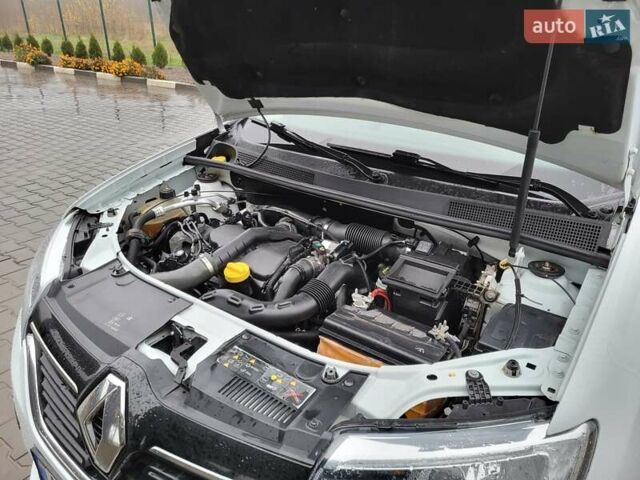 Білий Рено Логан, об'ємом двигуна 1.46 л та пробігом 94 тис. км за 8900 $, фото 20 на Automoto.ua