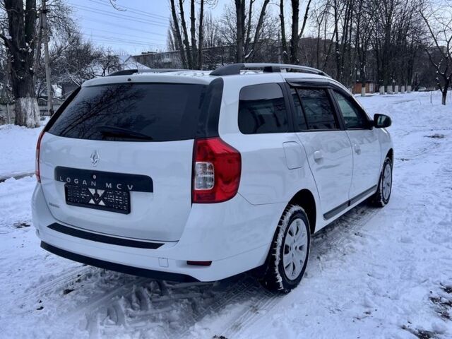 Білий Рено Логан, об'ємом двигуна 1.5 л та пробігом 70 тис. км за 10500 $, фото 6 на Automoto.ua