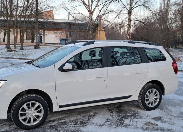 Белый Рено Логан, объемом двигателя 1.5 л и пробегом 73 тыс. км за 10300 $, фото 3 на Automoto.ua