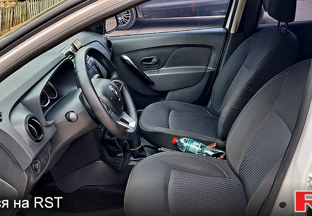 Белый Рено Логан, объемом двигателя 1.5 л и пробегом 70 тыс. км за 8800 $, фото 6 на Automoto.ua