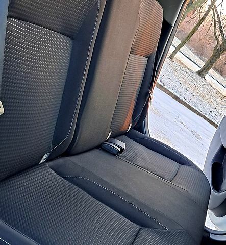 Белый Рено Логан, объемом двигателя 1.5 л и пробегом 730 тыс. км за 10300 $, фото 9 на Automoto.ua