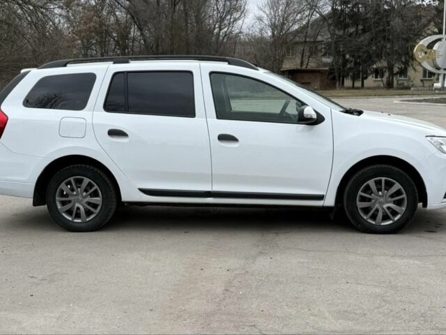 Белый Рено Логан, объемом двигателя 1.5 л и пробегом 72 тыс. км за 9800 $, фото 2 на Automoto.ua