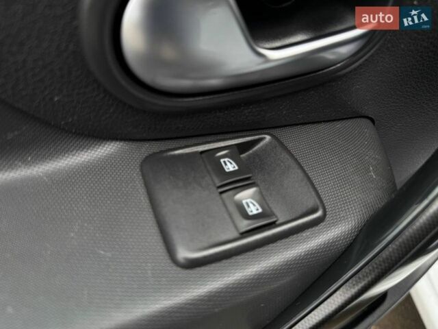 Белый Рено Логан, объемом двигателя 1.46 л и пробегом 180 тыс. км за 7800 $, фото 8 на Automoto.ua