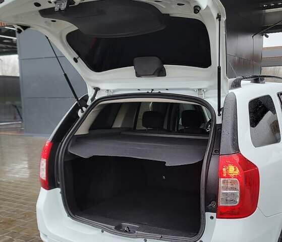 Білий Рено Логан, об'ємом двигуна 1.46 л та пробігом 94 тис. км за 8900 $, фото 10 на Automoto.ua