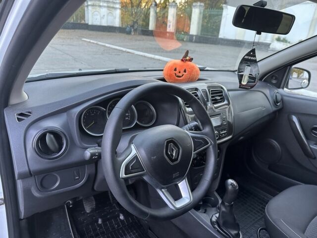 Белый Рено Логан, объемом двигателя 1.5 л и пробегом 73 тыс. км за 10300 $, фото 9 на Automoto.ua