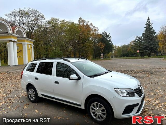 Белый Рено Логан, объемом двигателя 1.5 л и пробегом 73 тыс. км за 10300 $, фото 2 на Automoto.ua