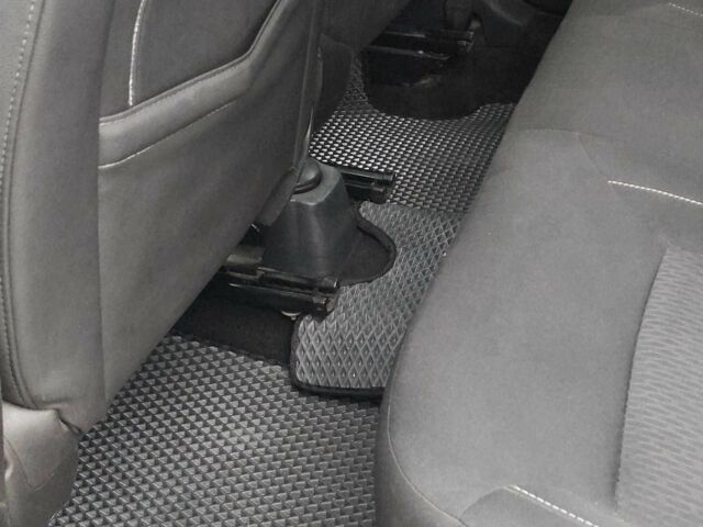 Белый Рено Логан, объемом двигателя 1.5 л и пробегом 75 тыс. км за 9999 $, фото 14 на Automoto.ua