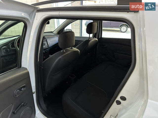 Білий Рено Логан, об'ємом двигуна 1.46 л та пробігом 152 тис. км за 9300 $, фото 19 на Automoto.ua