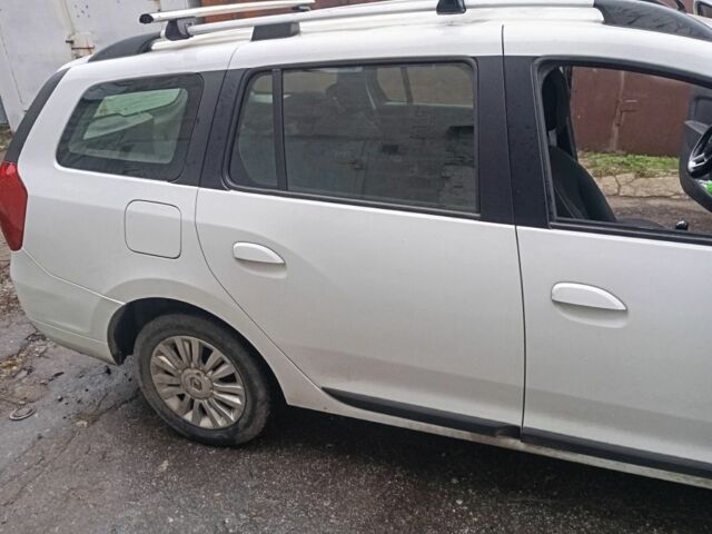 Белый Рено Логан, объемом двигателя 1.5 л и пробегом 200 тыс. км за 8048 $, фото 7 на Automoto.ua