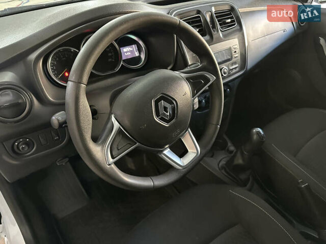 Білий Рено Логан, об'ємом двигуна 1.46 л та пробігом 152 тис. км за 9300 $, фото 14 на Automoto.ua