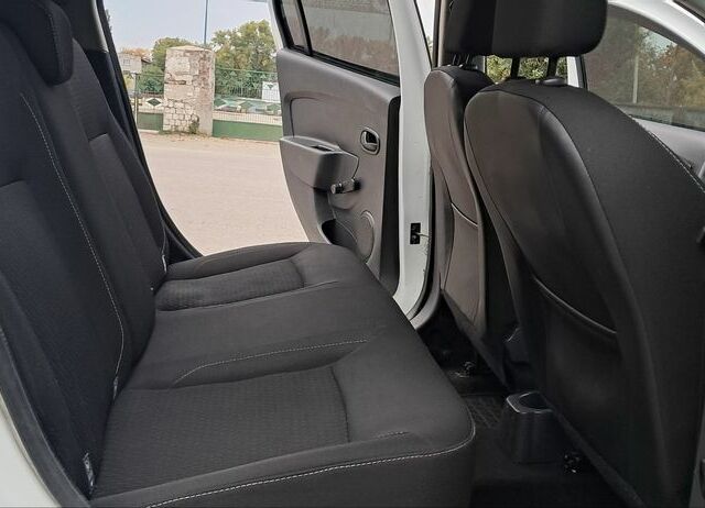 Белый Рено Логан, объемом двигателя 1.5 л и пробегом 73 тыс. км за 10300 $, фото 14 на Automoto.ua