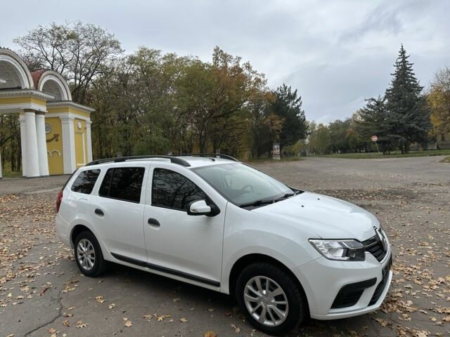 Белый Рено Логан, объемом двигателя 1.5 л и пробегом 73 тыс. км за 10300 $, фото 4 на Automoto.ua