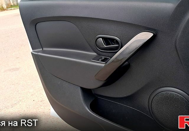 Белый Рено Логан, объемом двигателя 1.5 л и пробегом 73 тыс. км за 10300 $, фото 11 на Automoto.ua