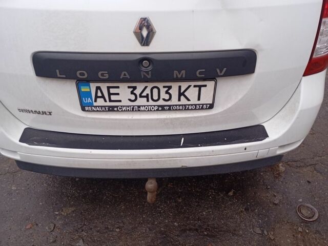 Белый Рено Логан, объемом двигателя 1.5 л и пробегом 200 тыс. км за 8048 $, фото 4 на Automoto.ua
